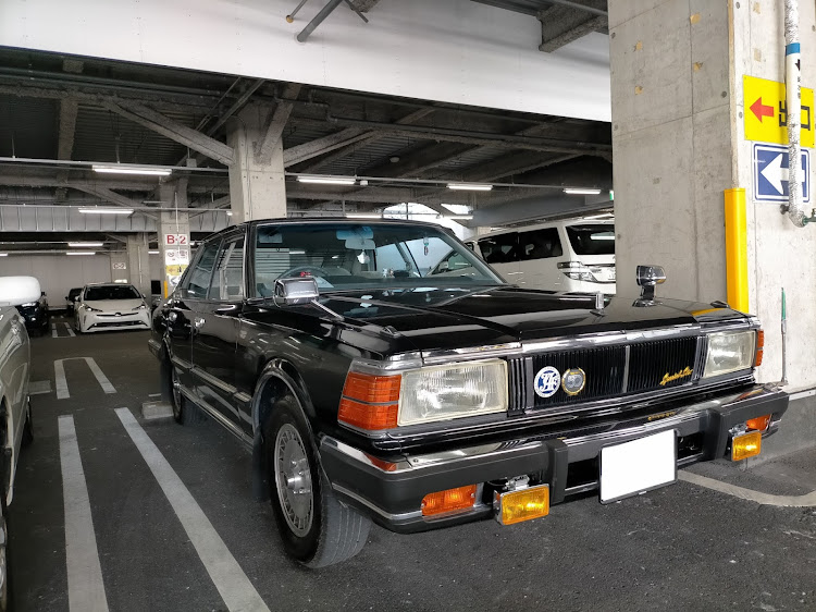 グロリアのオフ会・木津市場の駐車場・ホルモン最高w・かどや・セドグロに関するカスタム事例の投稿画像8枚目