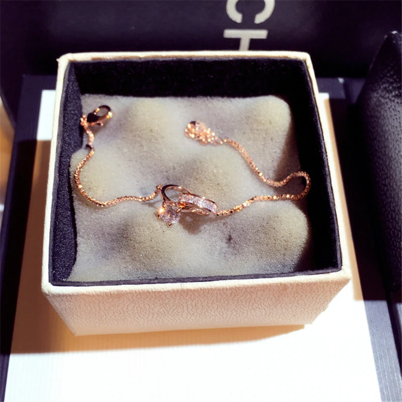 Bracelet Mori Style pour femmes, strass micro-sertis exquis, tendance européenne et américaine, élégant et raffiné.