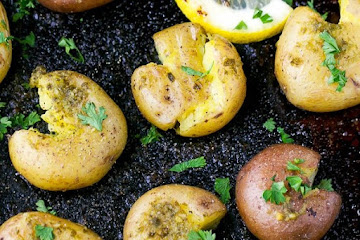 GARLIC PARSLEY SMASHED SMALL NEW POTATOES RECIPE