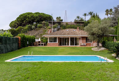 House with garden and terrace 6