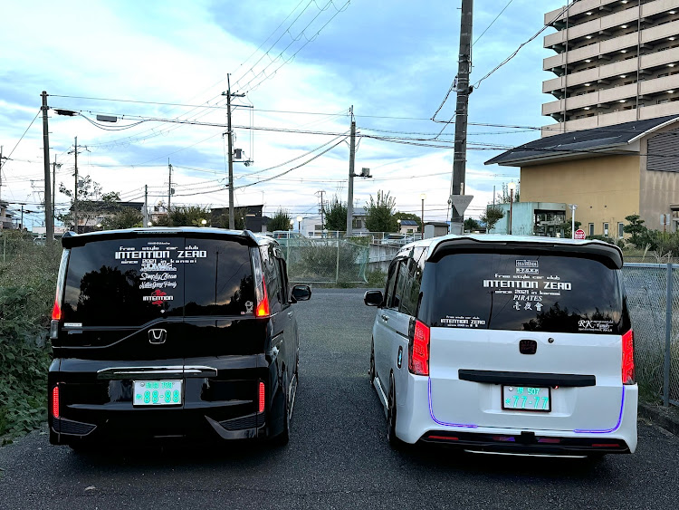 ステップワゴンスパーダのINTENTION ZERO・ステップワゴンRP・仲間とのコラボ・ナンバープレートキーホルダーに関するカスタム事例の投稿画像4枚目