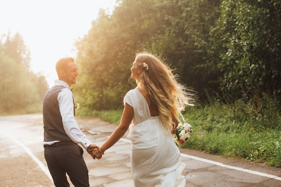 Fotógrafo de casamento Aleksandr Komzikov (komzikov). Foto de 23 de agosto 2016