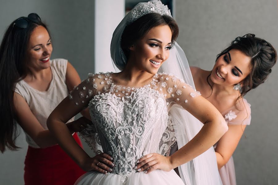 Wedding photographer Alina Bosh (alinabosh). Photo of 19 August 2018