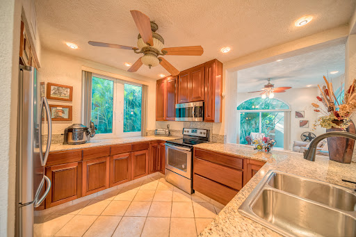 Buy this luxury villa in Roatán (Honduras)