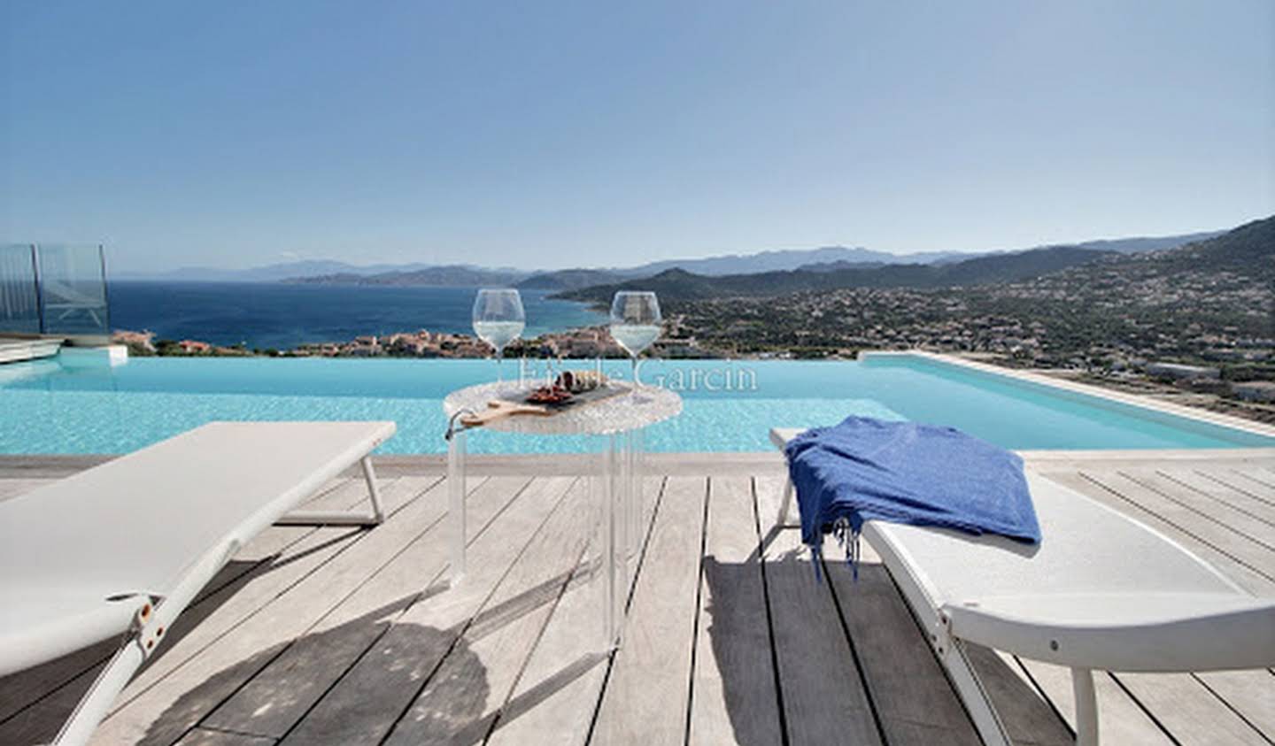 Propriété en bord de mer avec jardin L'Ile-Rousse