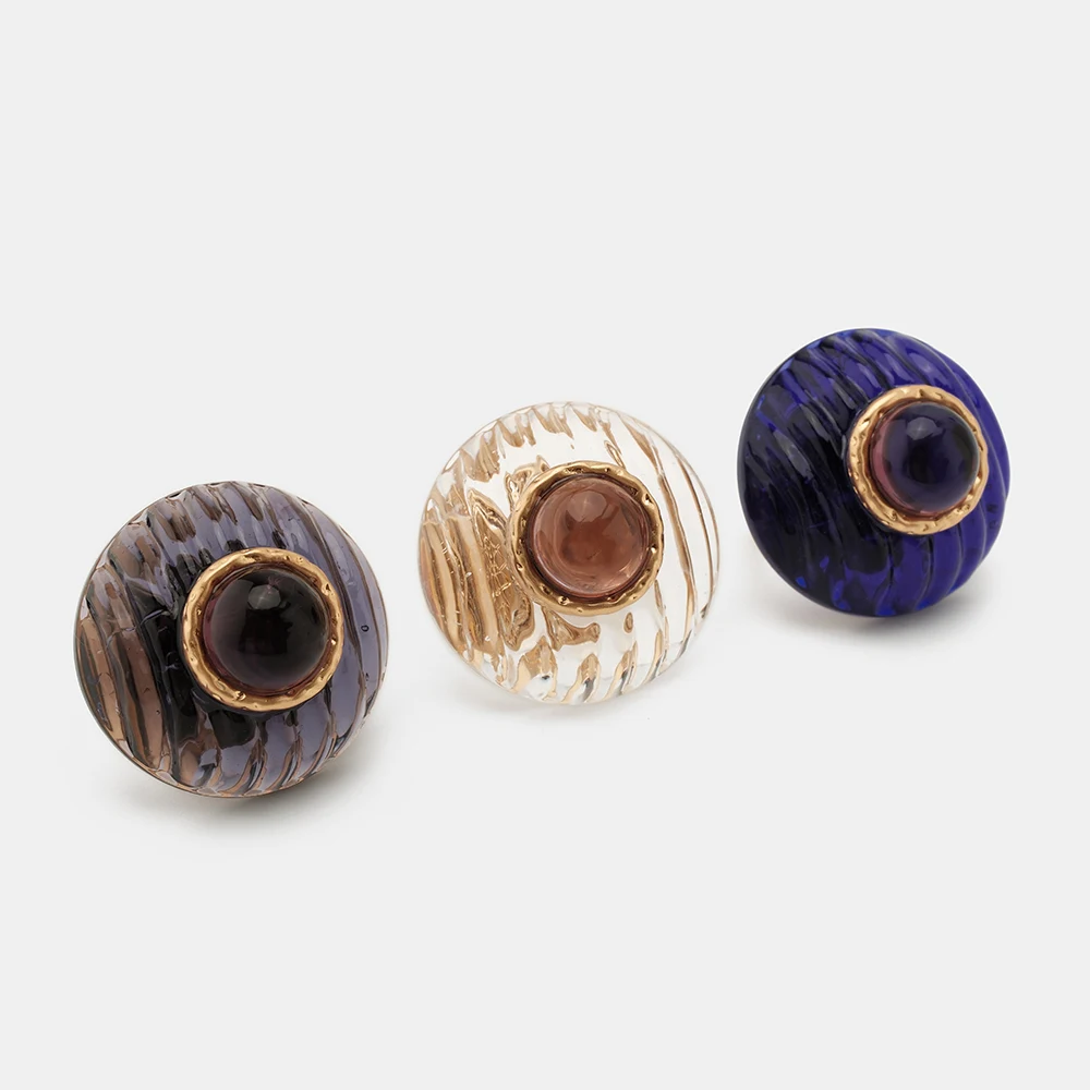 Title 8, Damesmode Lucite ring met simpele, contrasteren...