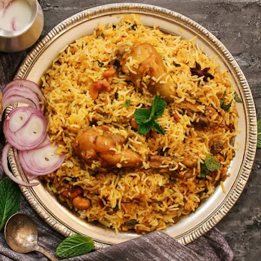 Hyderabadi Chicken Biryani (2 Pcs Boneless 500 Mls)