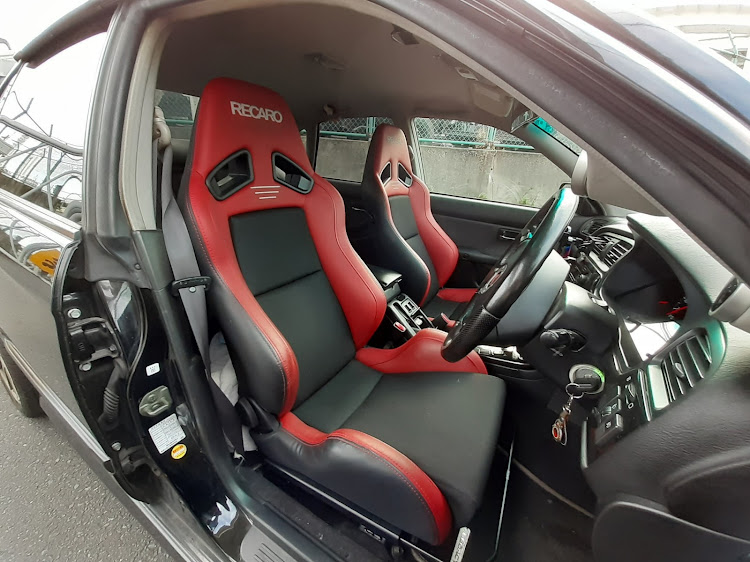 レガシィB4のみんなのお気に入り内装を見てみたい・BE/BH・BE / BH のｵｰﾅｰさん共に維持頑張って行きましょう！・愉快な仲間たちに関するカスタム事例の投稿画像1枚目