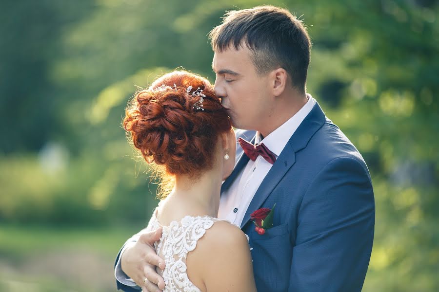 Fotógrafo de casamento Vasiliy Lazurin (lazurinphoto). Foto de 5 de outubro 2018