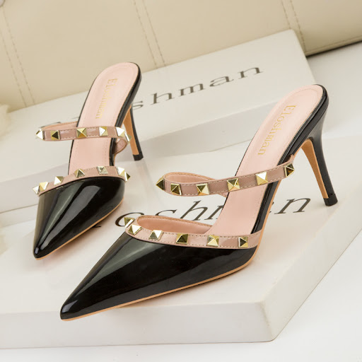 Title 6, Womens Metal Rivet Patent Leather Sandals, sty...