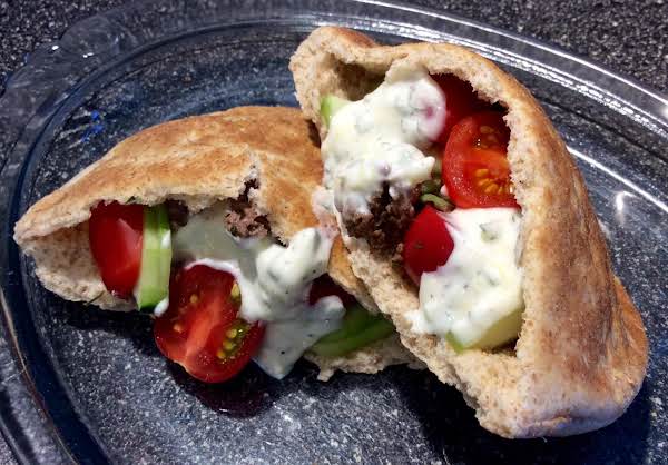 Lamb Pitas with Yogurt Sauce_image