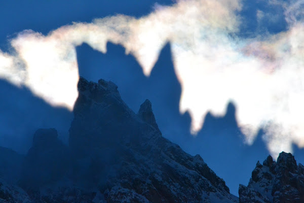 l'ombra blu della montagna di giuseppedangelo