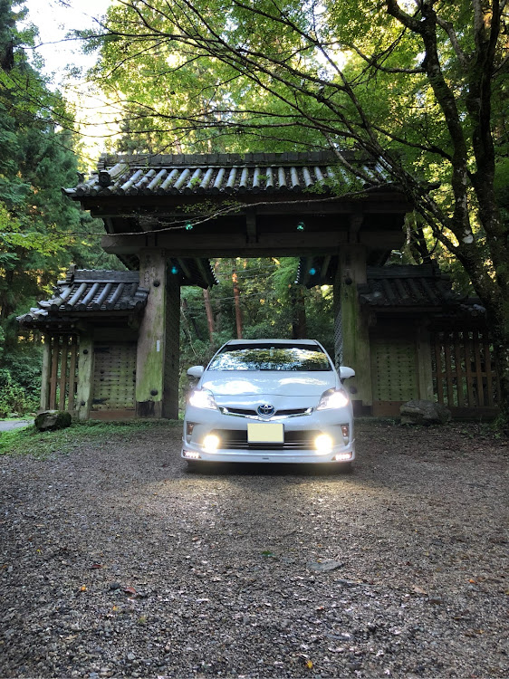 プリウスのKNM PRIUS Family・モデリスタ・シックスセンス・談山神社 東大門に関するカスタム事例の投稿画像13枚目