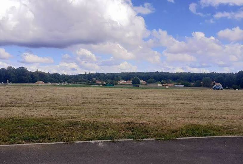  Vente Terrain à bâtir - 791m² à Voeuil-et-Giget (16400) 