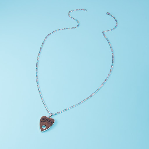 Title 7, Collier cœur en bois et acier inoxydable avec l...