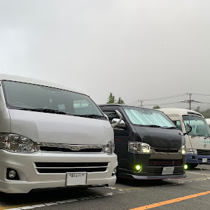 ハイエースバン TRH200V