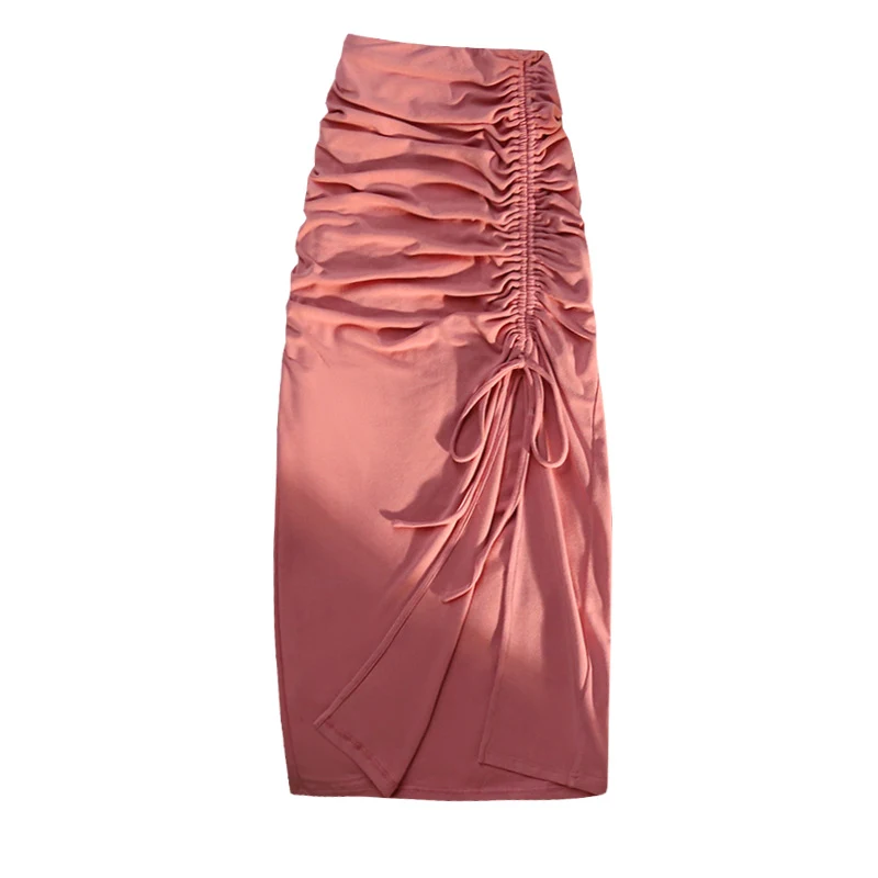 Falda midi plisada de mujer con abertura lateral en la cadera, versátil y elegante para un look moderno y cómodo, ideal para cualquier ocasión.