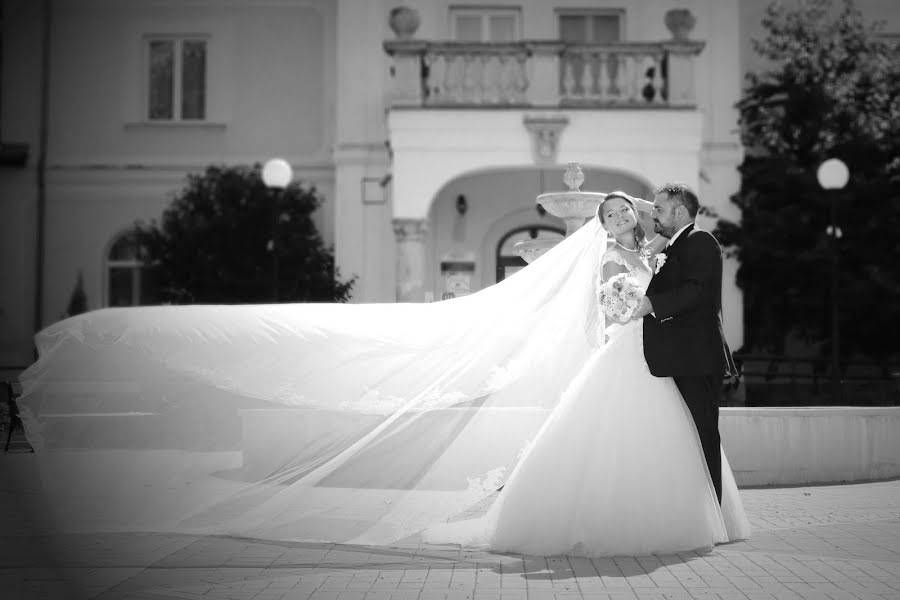 Fotografo di matrimoni Bányai ágnes Gondosné (gondosne). Foto del 3 marzo 2019