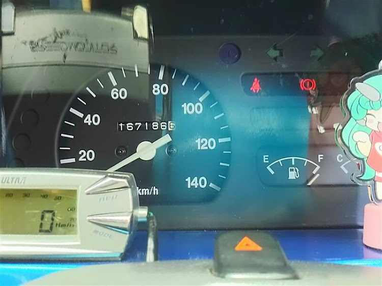 アルトの痛車・エンジンオイル交換・オイルエレメント交換・エンジンオイル添加剤・愛車メンテナンスに関するカスタム事例の投稿画像3枚目