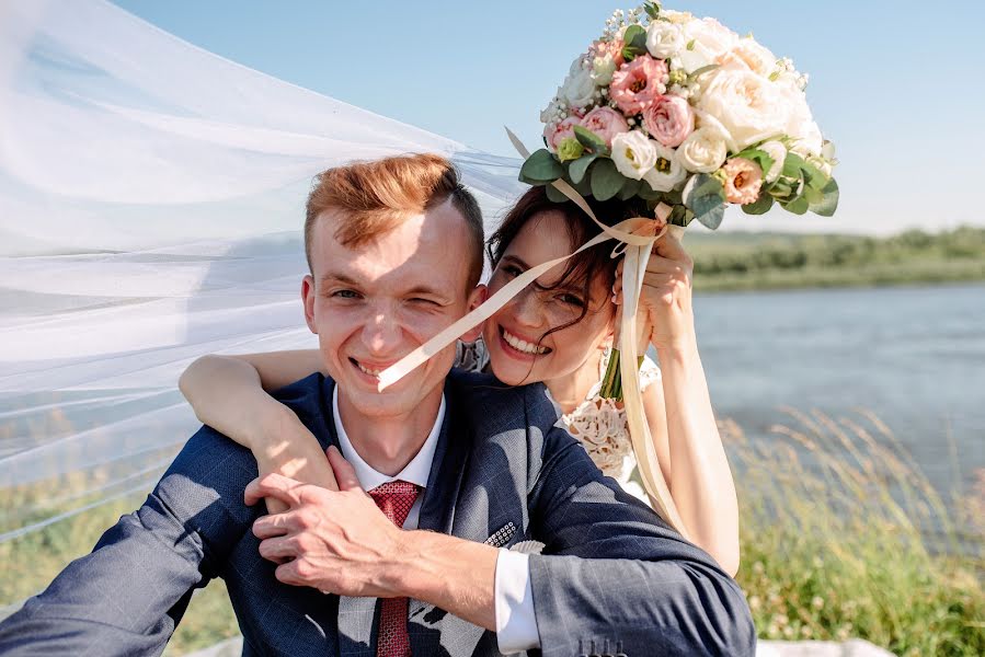 Fotógrafo de casamento Yuliya Guseva (gusevajulia). Foto de 18 de março 2022