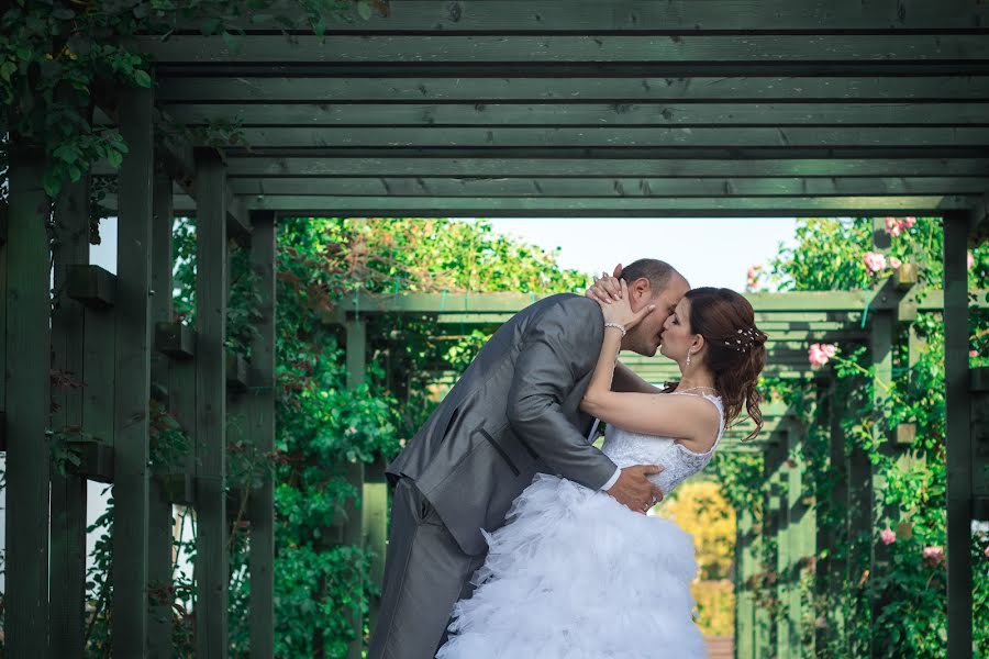 Wedding photographer Eszter Péter-Tóth (teszterfoto). Photo of 30 August 2018