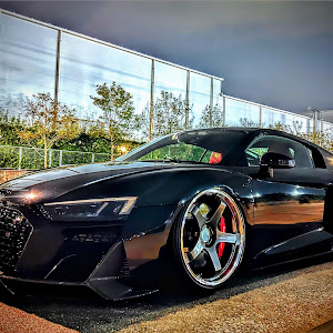 R8 クーペ 5.2FSIクワトロ