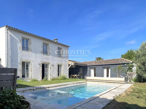 Maison avec piscine et terrasse 4
