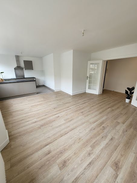 Location  appartement 3 pièces 74.26 m² à Chatou (78400), 1 445 €