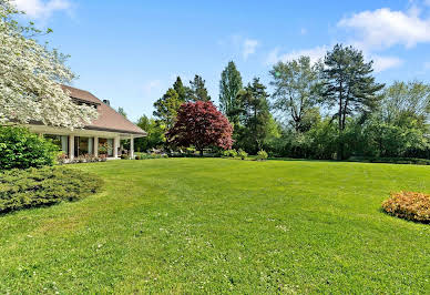 House with pool and garden 14