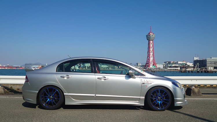 シビックタイプRの低そうで低くない少し低い車・新緑の季節・そろそろ・discover＿ct・クルマ好きと繋がりたいに関するカスタム事例の投稿画像7枚目