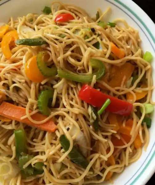 Veg Hakka Noodles