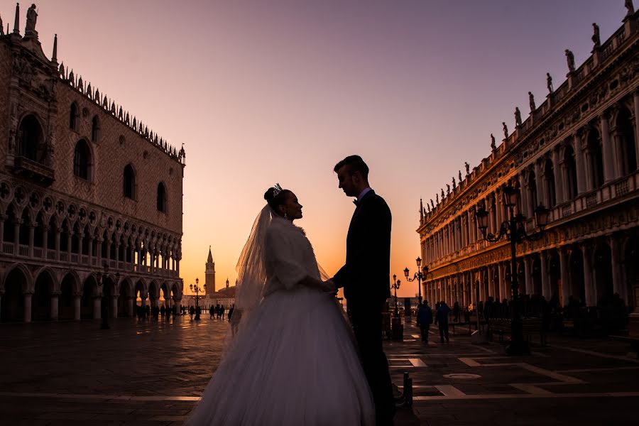 Fotógrafo de casamento Taya Kopeykina (tvkopeikina). Foto de 19 de fevereiro 2017