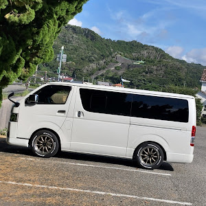 ハイエースバン GDH206V