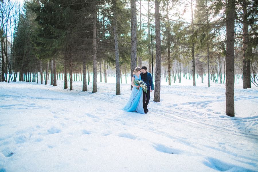 Fotógrafo de casamento Anna Kovaleva (kovaleva). Foto de 28 de março 2015