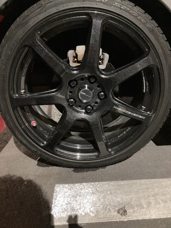 スイフトスポーツのみんなでつくろうホイール図鑑に関するカスタム事例の投稿画像3枚目