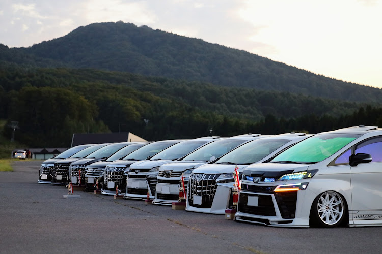 ヴェルファイアのendless family・東(輩)北・輪止めビビリーズ・北ドレ・まぁーくん受賞おめでとうございます🎉🎉🎉に関するカスタム事例の投稿画像2枚目