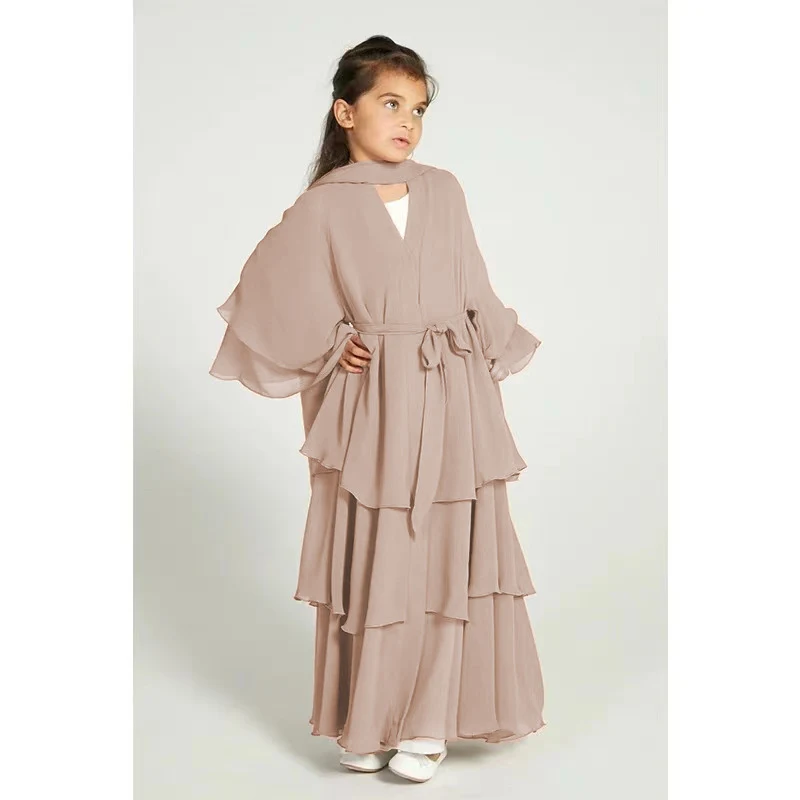 Elegante drielaagse chiffon kinderkleding jurk. Perfect voor speciale gelegenheden, comfortabel en stijlvol voor meisjes.
