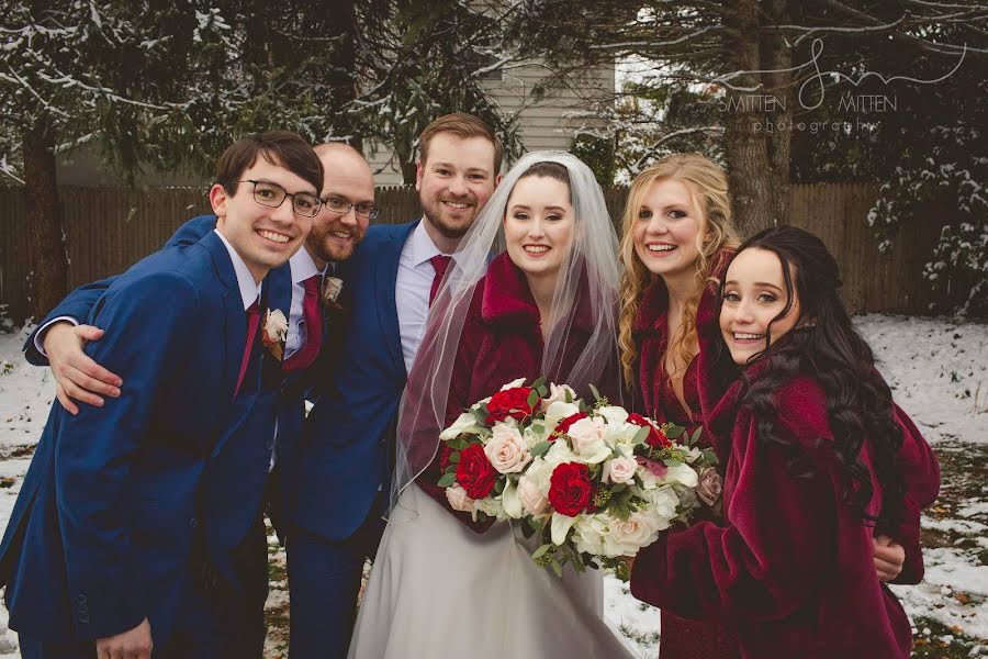 Fotografo di matrimoni Ashley (smittenmittenpho). Foto del 30 dicembre 2019