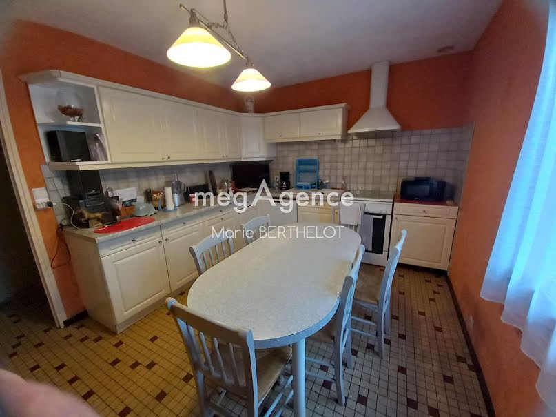 Vente maison 8 pièces 144 m² à Combourg (35270), 315 700 €