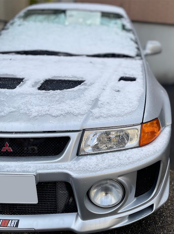 ランサーエボリューションの愛車の半顔が見たい・ランエボの半顔・桜島をバックにに関するカスタム事例の投稿画像1枚目