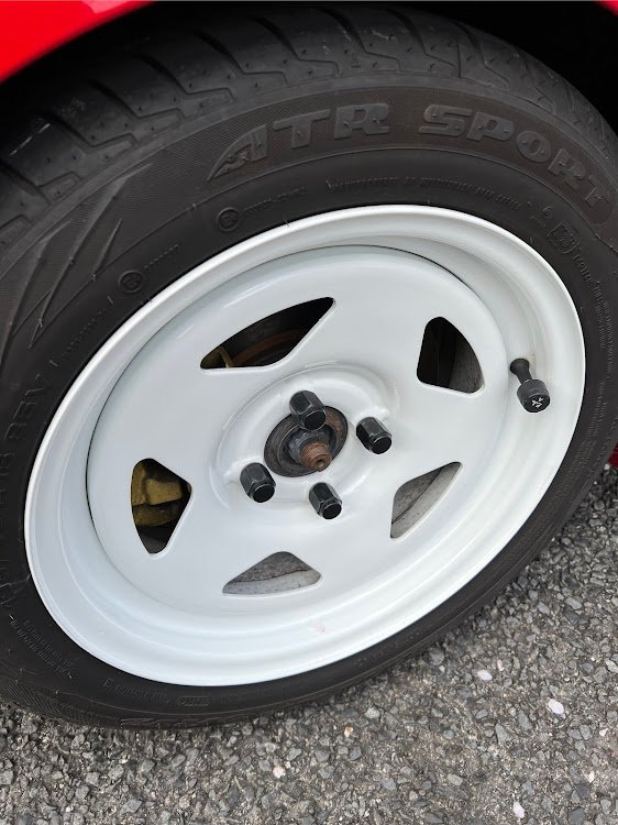 ヴィッツのホイールショット・TC01・SSR・インテグラルGT1・廃盤ホイールに関するカスタム事例の投稿画像2枚目