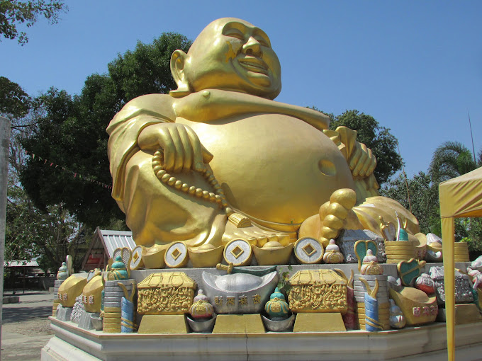 Wat Samakkhi Tham