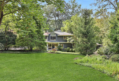 House with pool and garden 2