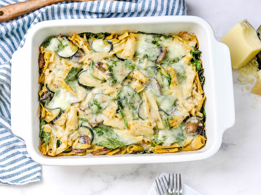 Creamy Zucchini and Spinach Rigatoni ready to serve.