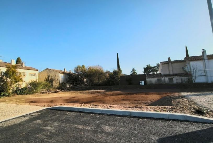  Vente Terrain + Maison - Terrain : 351m² - Maison : 82m² à Salon-de-Provence (13300) 