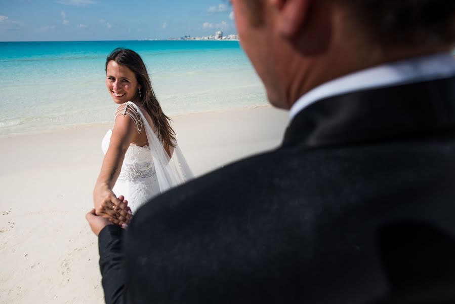 Fotógrafo de bodas Lucas Luciano (lukaslucianoph). Foto del 7 de abril 2018