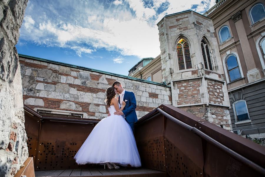 Wedding photographer Adrián Szabó (adrinszab). Photo of 8 July 2017