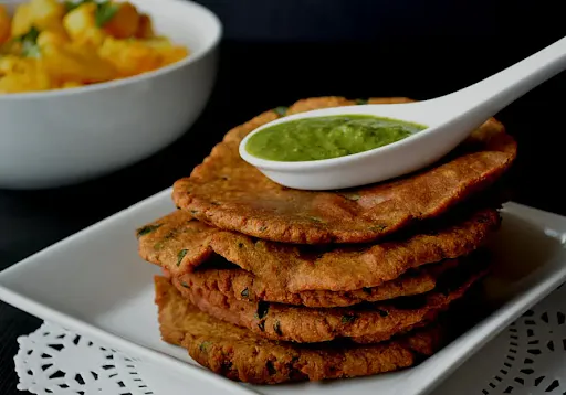 5 Kuttu Atta Poori With Aloo Gravy Sabji