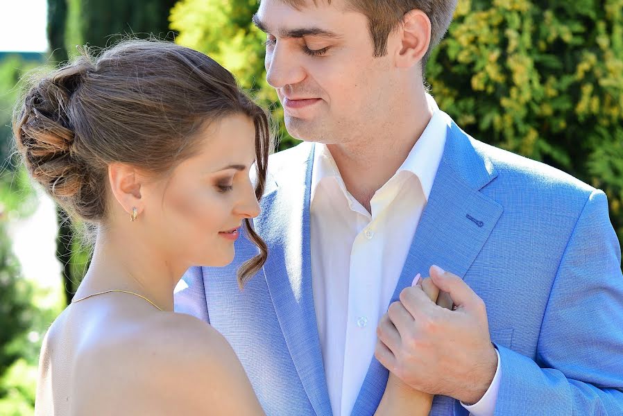 Fotógrafo de casamento Nataliya Yovenko (photoarnika). Foto de 26 de março 2018