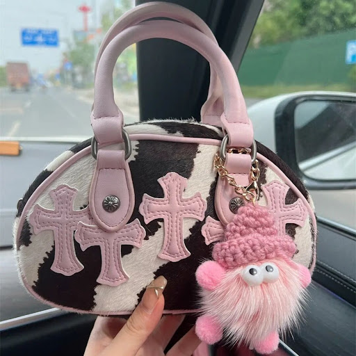 Title 2, Simple and versatile small crossbody bag for wo...